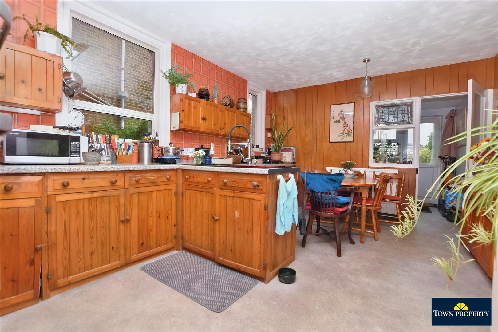 Property Details for Whitley Road Eastbourne BN22 8NH Town Property Estate Agents. Eastbourne